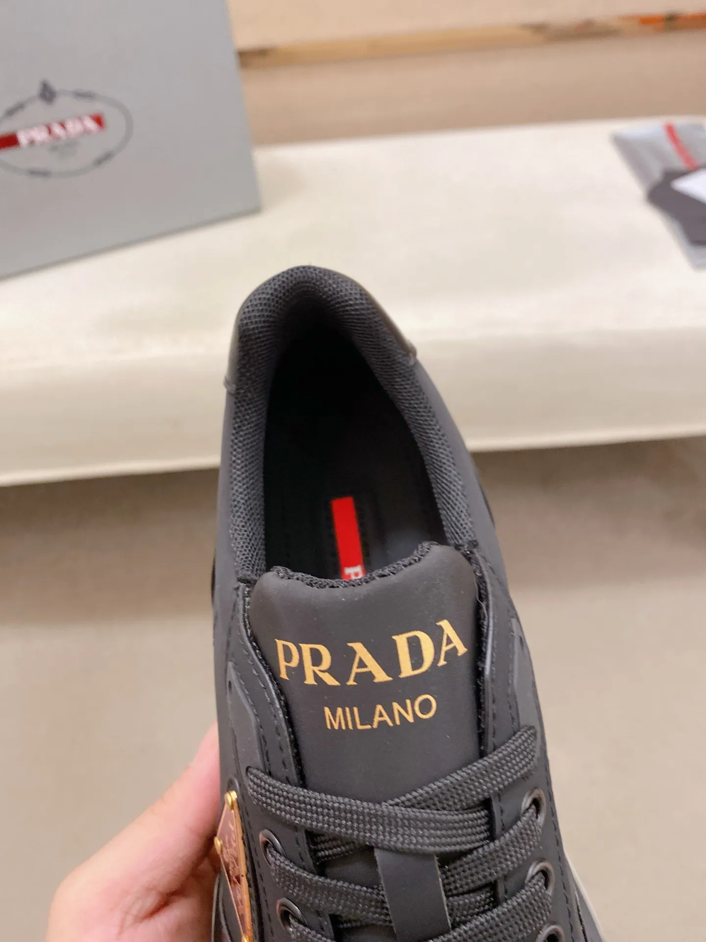 Factory price 640💰 ✔️✔️✔️Higher version High-quality new PRADA (Prada) counters are on the market at the same time. New men's shoes, 😘fabrics imported first-layer cowhide with waterproof materials, purely handmade. Lining: Full cowhide lining. 👍🏿 High-end ☄️ air-cushion molded anti-slip rubber outsole, exquisite lines, simple and elegant, comfortable and high-end for leisure travel. Code number: 38 to 45